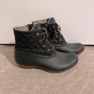 [Sperry] Saltwater Quilted Duck Boots Black Like New